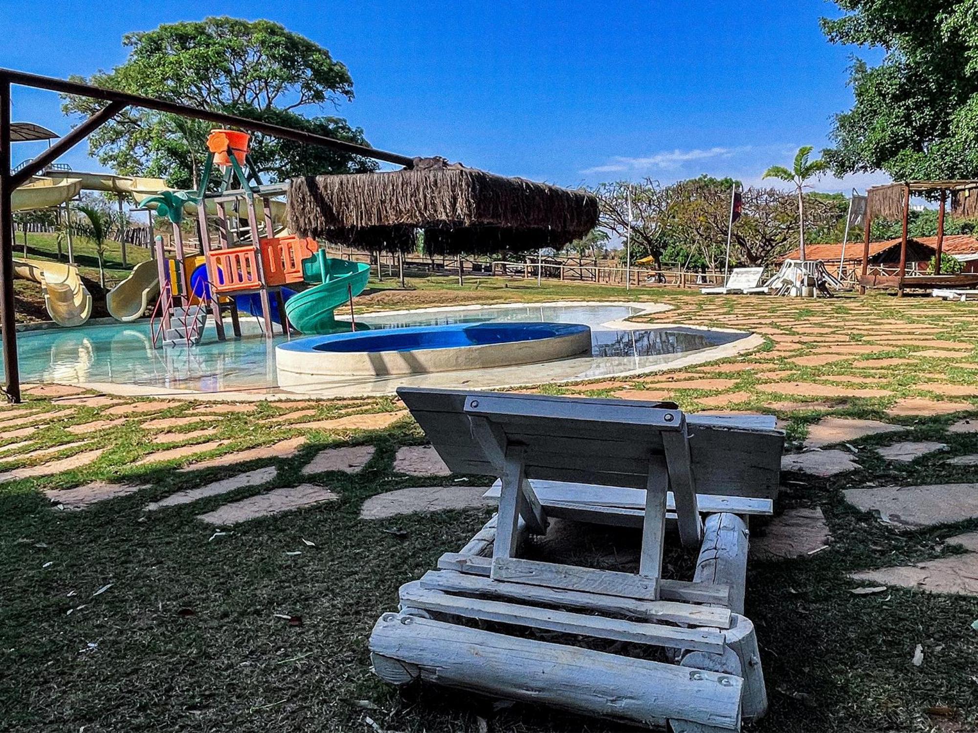 Ranchos 30 Hotel Fazenda Hidrolandia  Exterior photo
